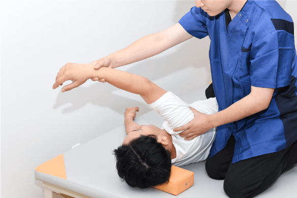 徒手療法で肩の治療